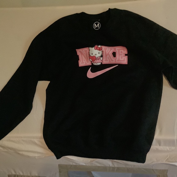 Hello Kitty Nike sweater - Picture 2 of 3